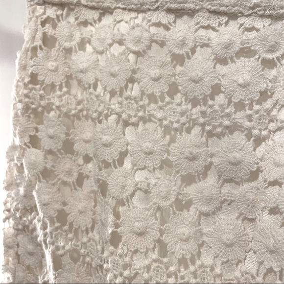 Daisy Lace Mini Skirt - Picture 4 of 4